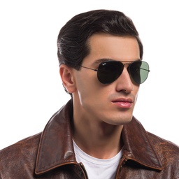 Shop Ray-Ban Round Double Bridge Sunglasses in Black online.