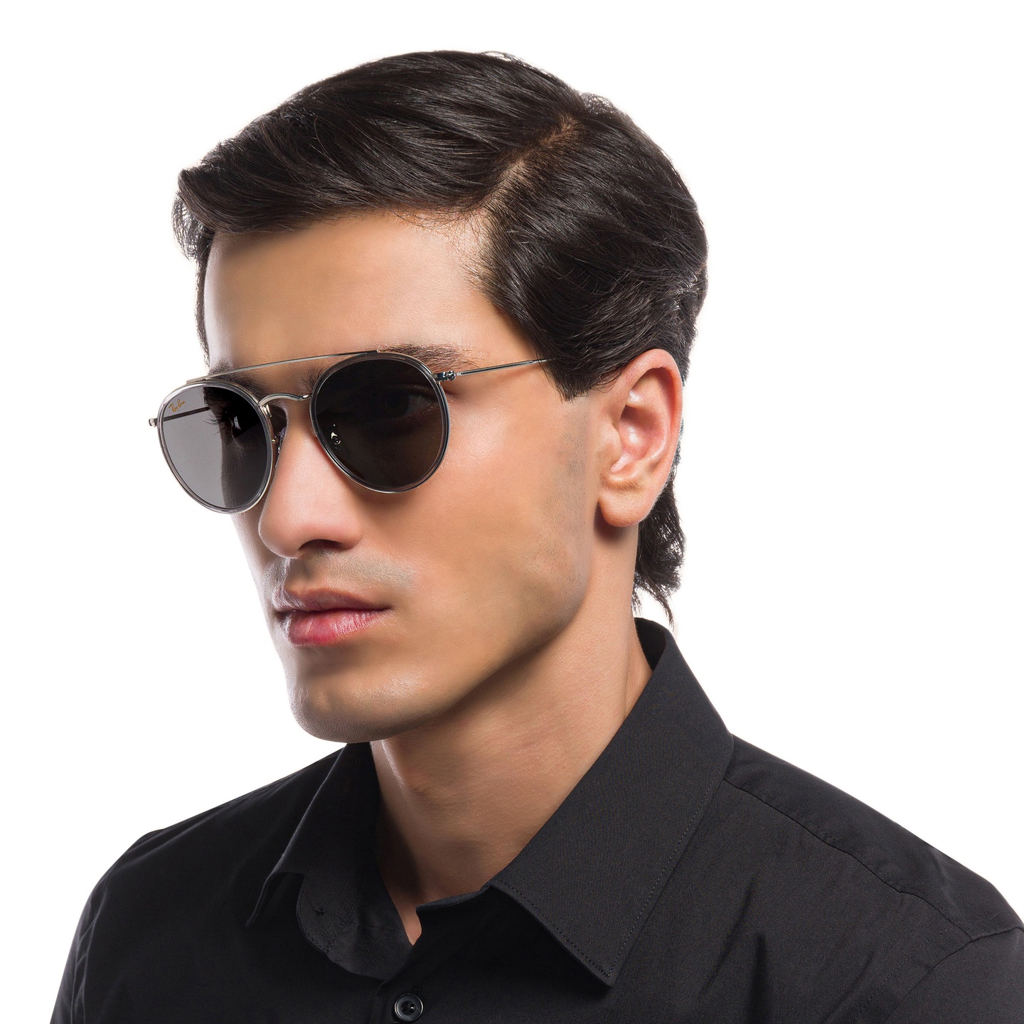 Shop Ray-Ban Unisex Round Sunglasses in Silver online.