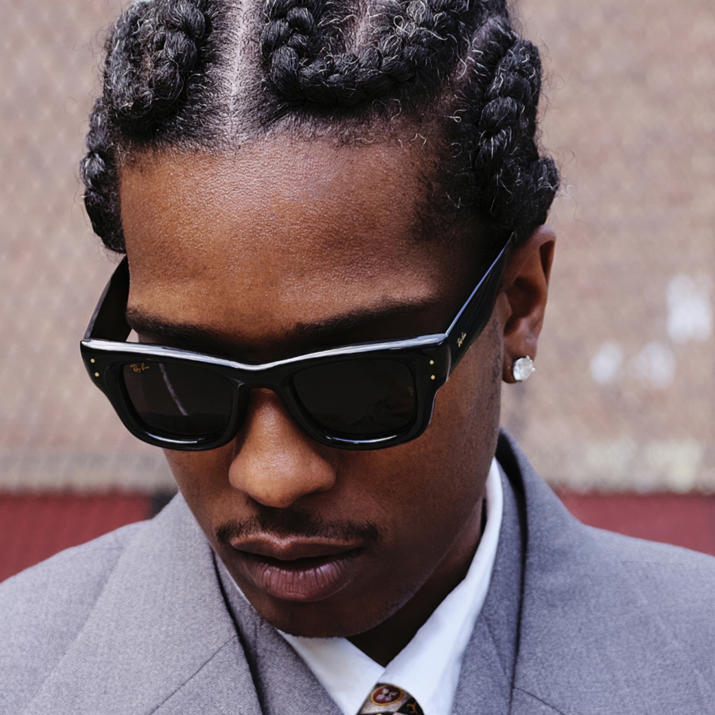 Shop Ray-Ban Wayfarer Puffer Unisex Square Sunglasses in Black online.